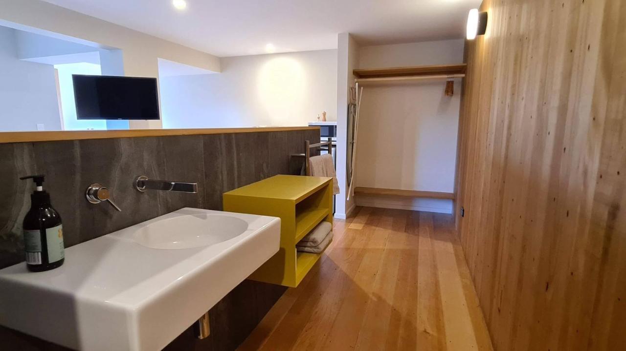 Kowhai Studio -Private Opposite Golf Course In Central Ванака Экстерьер фото